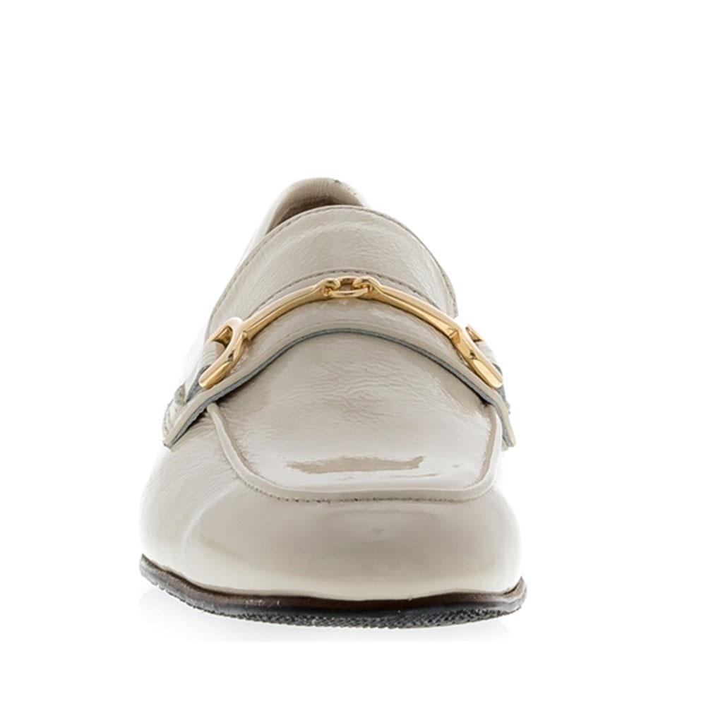 Beige patent hot sale leather shoes